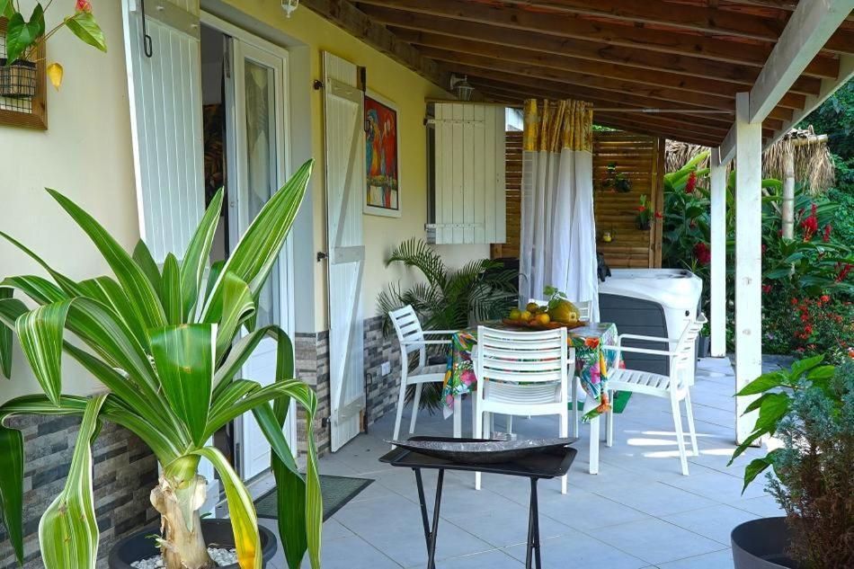 Residence Flores De Maria Le Marin Exteriör bild